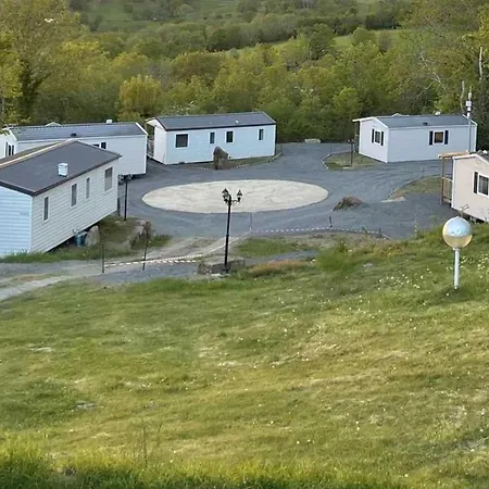 3 Etoiles - Piscine - Eehgge Kamp alanı